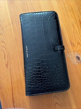 Love & Lore Travel Wallet